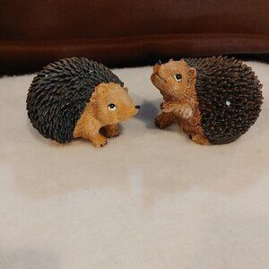 Posee Decor Sculptural Little Hedgehog Statues
